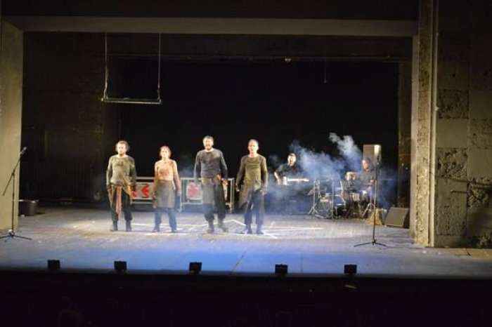 Shfaqja e Blerta Nezirajt, kritikë e ashpër ndaj politikës kosovare