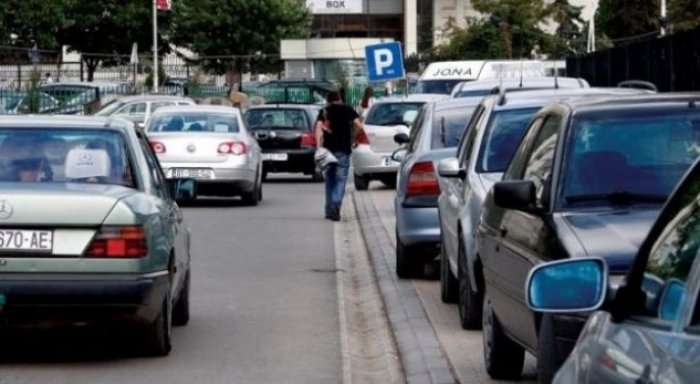 A keni vërejtur sot baltë në vetura në Prishtinë? 