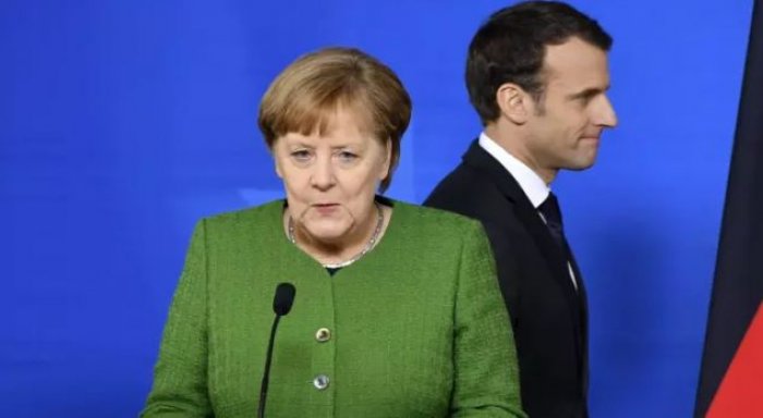 Partia e Merkelit, kritike ndaj projekteve të Macronit për eurozonën