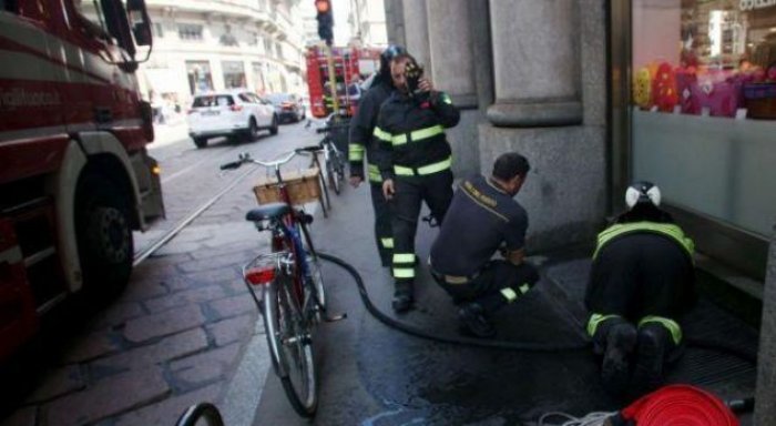 Dy të vdekur dhe 40 të asfiksuar nga zjarri në Itali