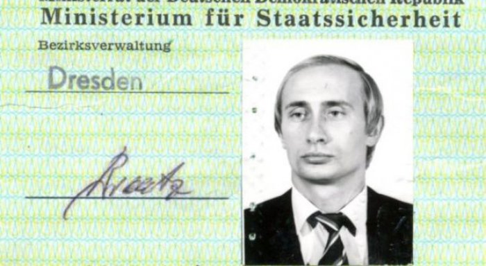 Gjendet karta e identitetit e Vladimir Putin kur ishte spiun në Stasi