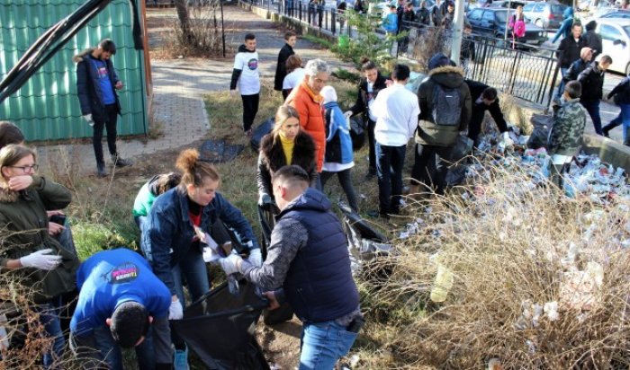 Vazhdon aksioni i pastrimit në Ferizaj dhe Vushtrri