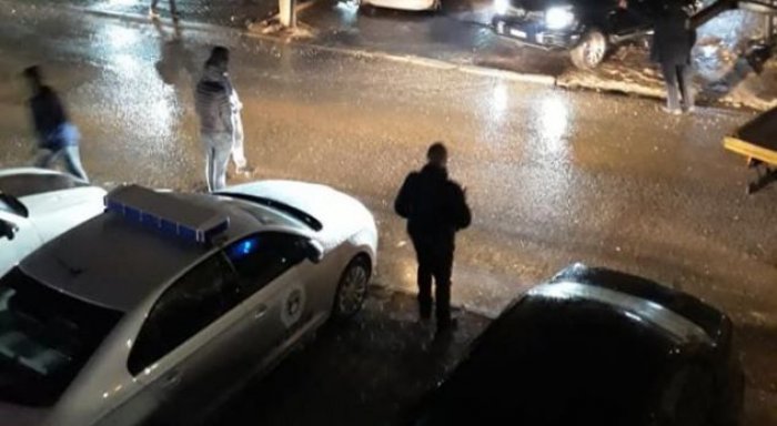 Aksident në Prishtinë, vetura futet në një lokal