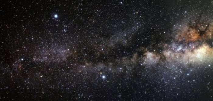 Galaktika jonë ka masë sa 700 miliardë diej