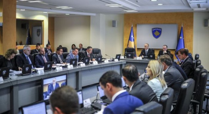 Ministrat nga PDK’ja debatojnë për produktet që kanë hyrë nga Serbia para taksës