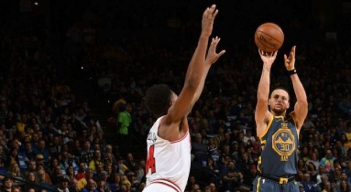 NBA: Warriors shkatërrojnë Bulls, Curry shkëlqen