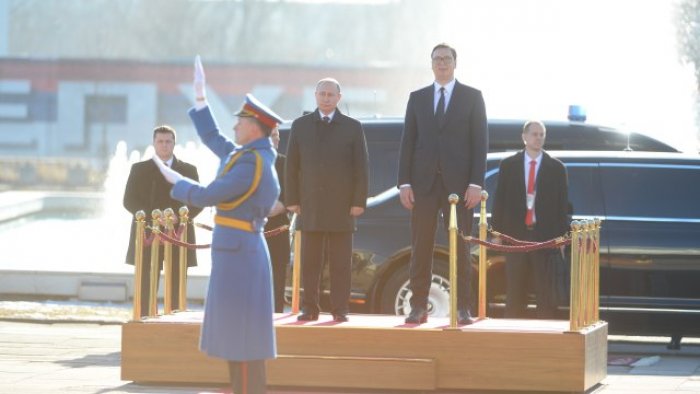 Putini në Beograd, me Vuçiqin do të flasë edhe për Kosovën