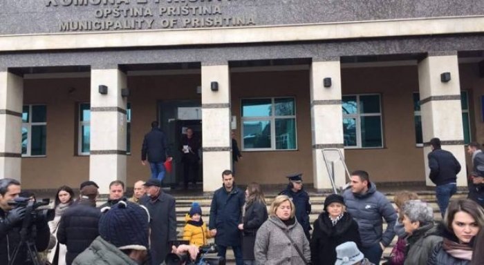 Banorët e qendrës së Prishtinës protestojnë për zhurmën e kafeneve
