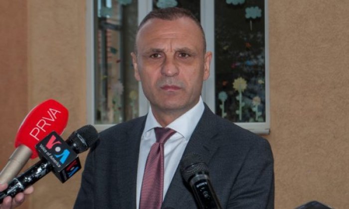 Policia jep detaje të reja për rrahjen në mes të Sllobodan Petroviqit dhe anëtarit të Listës Srpska