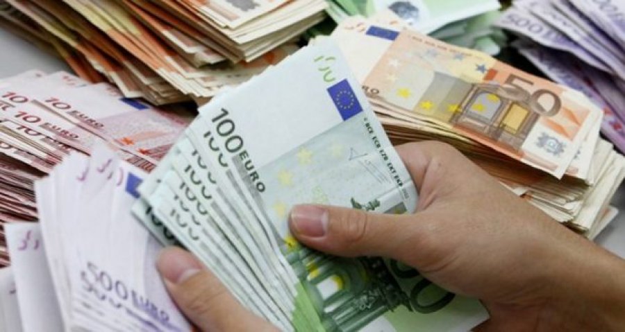 A e dini sa para kanë kosovarët të kursyera nëpër banka? Përgjigja do t’ju habisë