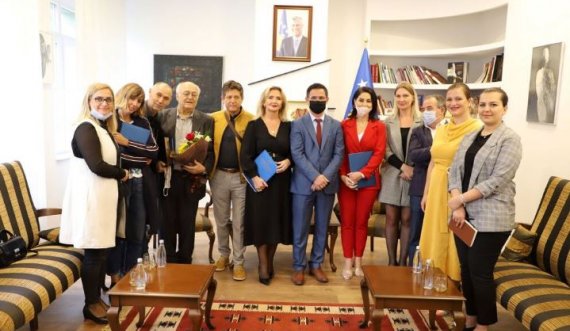 Ministria e Kulturës ndau çmimet për teatër