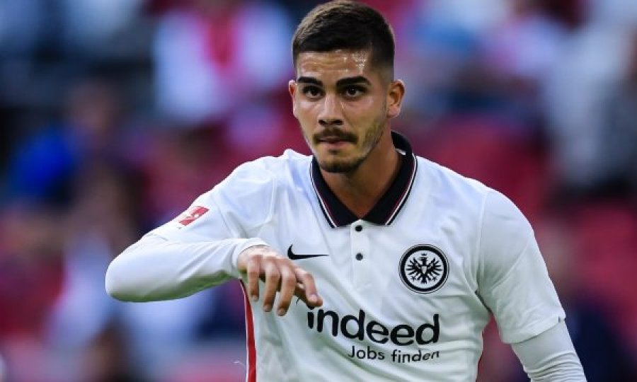 Manchester Unitedi e do edhe Andre Silvan