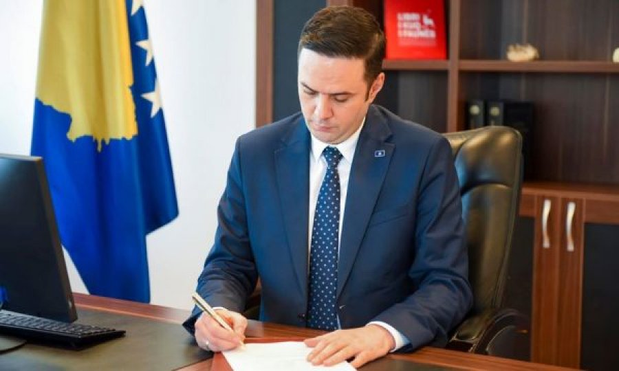 Kryetari Abdixhiku i dërgon telegram ngushëllimi familjes pas vdekjes së Rasim Thaçit-Cimës