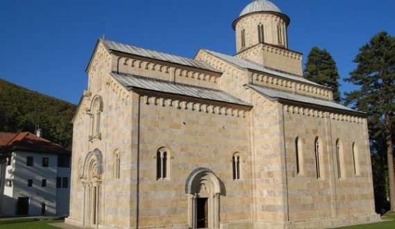 Falja e tokës së Kosovës për kishën Ortodokse serbe është tradhti ndaj shtetit 