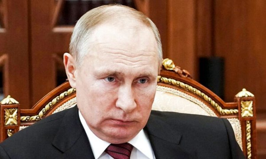 I izoluar nga bota, Putinin sot e uron për ditëlindje vetëm Kim Jong Un