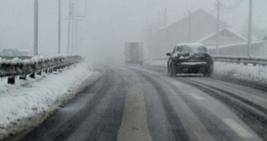 Bora sjell probleme në komunikacion, kujdes kur kaloni në këto magjistrale