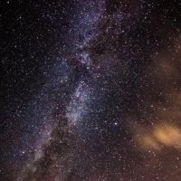 Pse universi përmban më shumë materie sesa antimaterie?