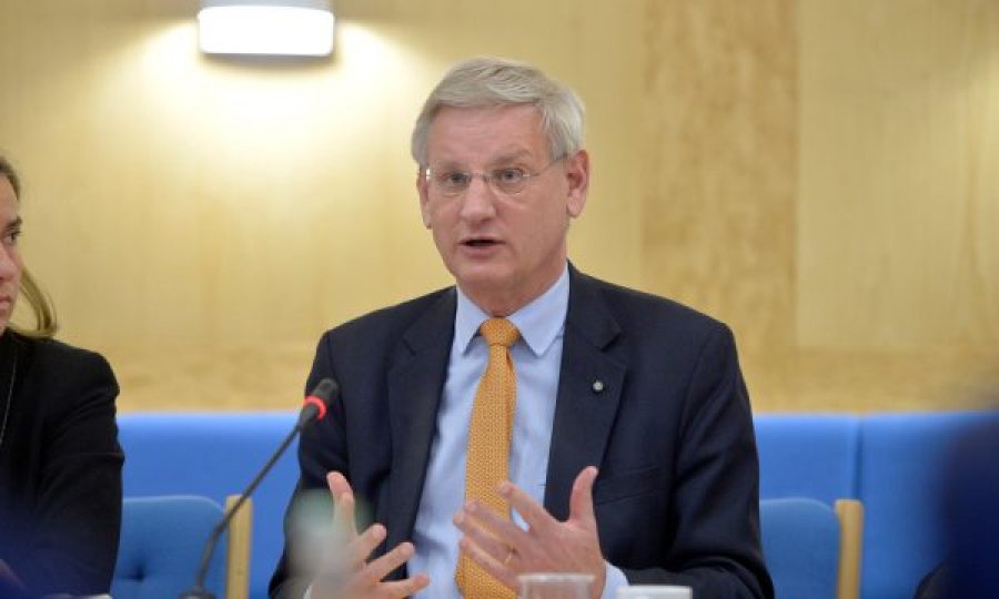 Bildt: Është e rëndësishme që me mbështetjen e fuqishme të SHBA-së të thyhet ngërçi i gjatë Kosovë-Serbi