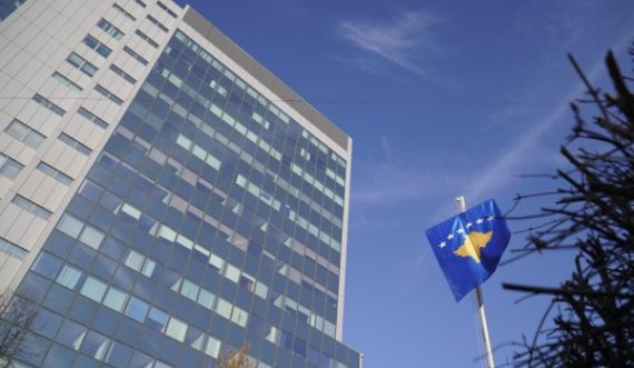 Shtesa prej 50 euro për zyrtarët publikë jepet vetëm deri në dhjetor