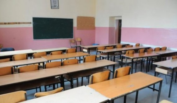 Para nxënësve në një shkollë në Serbi ligjëroi i dënuari i Hagës me 22 vjet burg