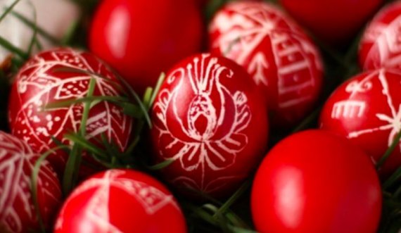 Ortodoksët në mbarë botën kremtojnë Pashkët