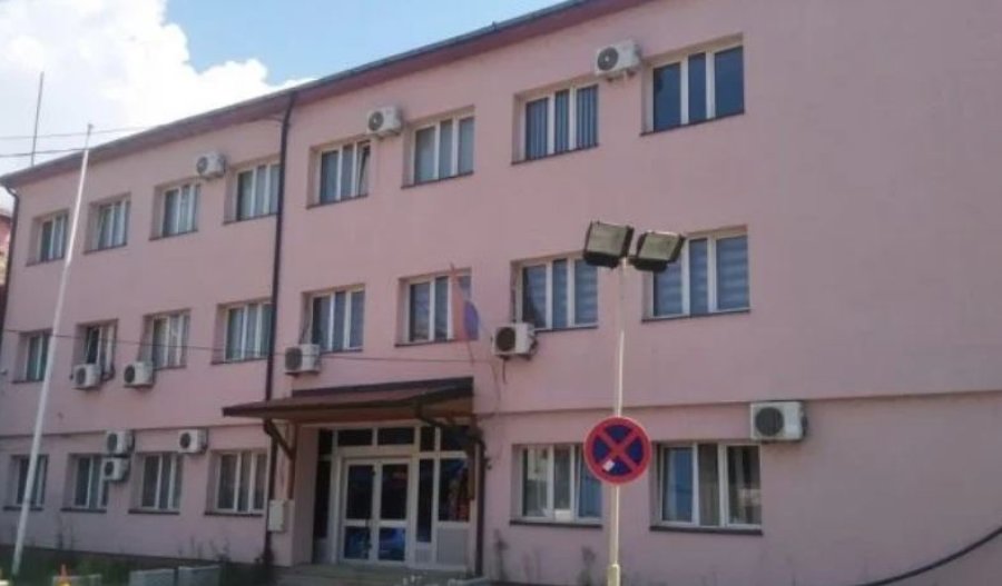 E kujt është ndërtesa komunale në Mitrovicë të Veriut?