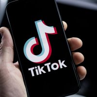 Mediat botërore shkruajnë për ndalimin e TikTok në Shqipëri