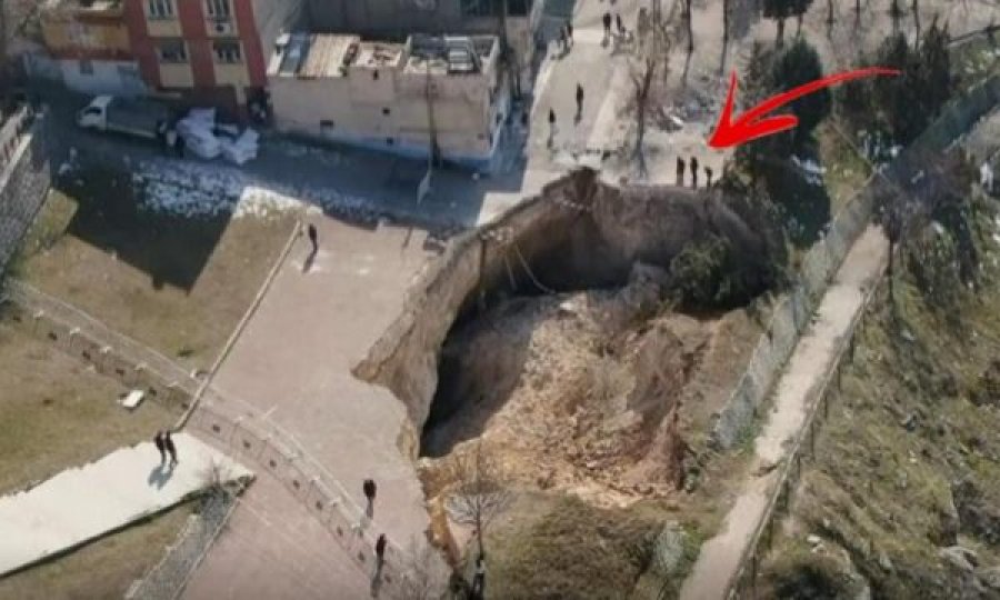 Gropa gjigante në Turqi që 'gëlltiti' gjithçka