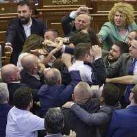 Mekuli: Kur opozita e Kosovës bëhet zëri i Beogradit