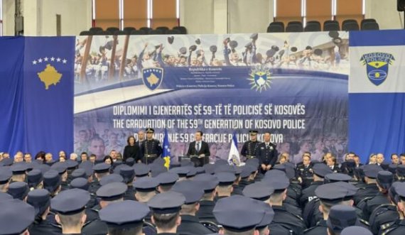 Kosovës i shtohen edhe 445 policë të rinj, Kurti: Respektoni dhe nderoni uniformën dhe punën tuaj