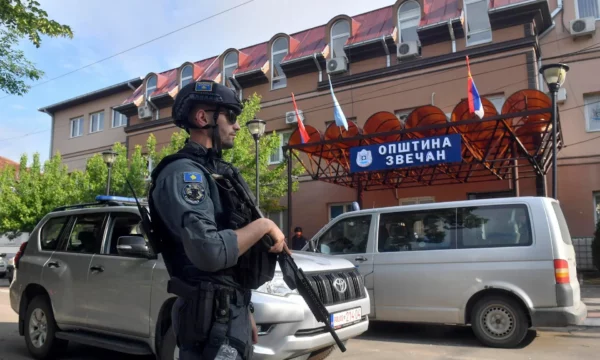 Një serb në Zveçan  sulmohet nga bandat  për shkak se bashkëpunon me shqiptarët