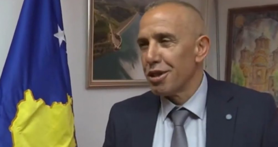 Izmir Zeqiri i bindur që s’do të shkarkohet: Qytetarët nuk i besojnë Listës Serbe