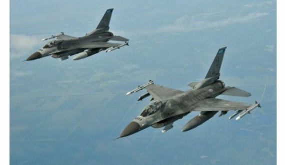 Avionët e parë luftarakë F-16 mbërrijnë në Ukrainë