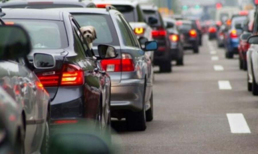 Largohen bllokadat në pikat kufitare nga serbët, hapen për qarkullim Bërnjaku e Merdarja