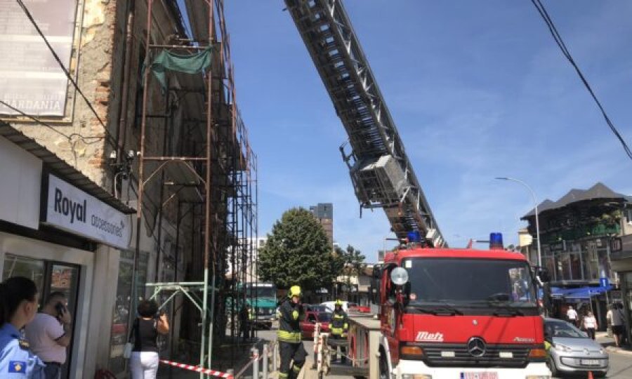 Komuna bën një ndërhyrje urgjente te objekti i Shkollës së Parë Shqipe, ka një kërkesë për Ministrinë