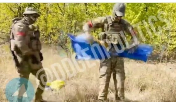 Provokojnë dy të rinj të veshur me uniformë të ushtrisë ruse, shqyejnë flamurin e Kosovës dhe atë ukrainas