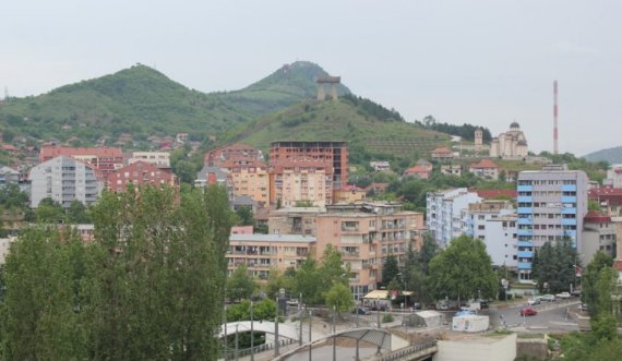 Ura mbi lumin Ibër në Mitrovicë të hapet dhe shërben simbol i bashkimit dhe jo i ndarjes së qytetit 