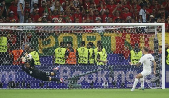 Ka pritur tri penallti, portieri Diogo Costa futet në histori të Kampionatit Evropian