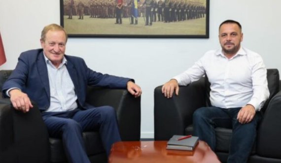 Detaje nga takimi i Maqedoncit me ish-komandantin e KFOR-it