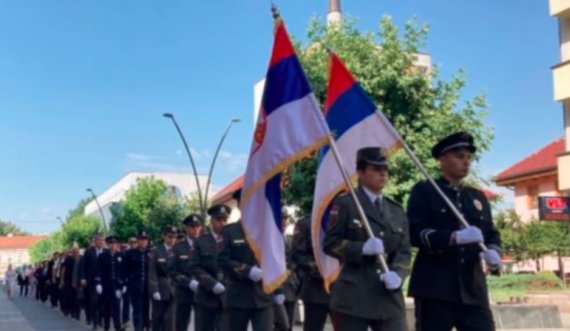 Ushtria serbe marshon nëpër Prijedor pa lejen e Presidencës 