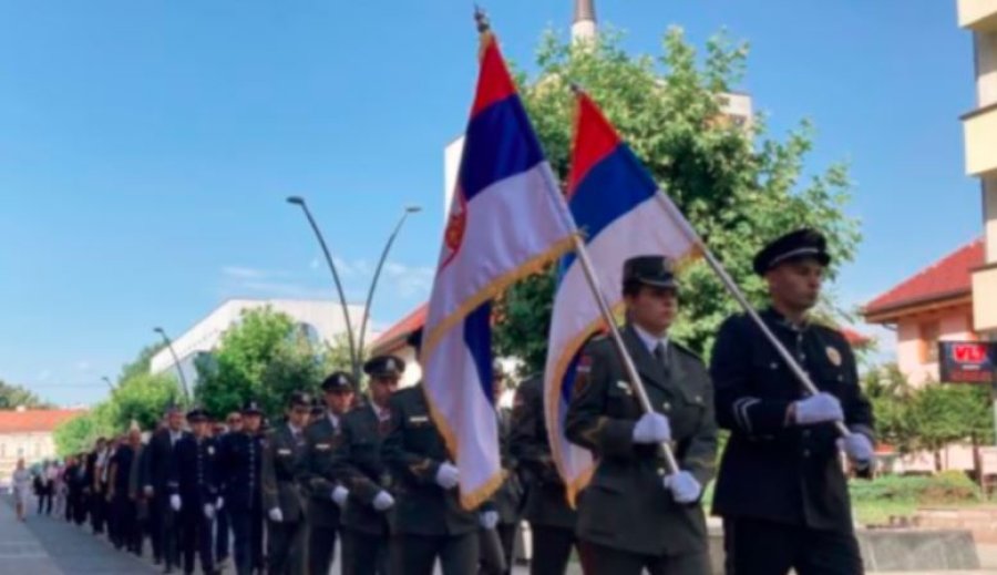 Ushtria serbe marshon nëpër Prijedor pa lejen e Presidencës 