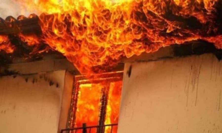Një vilë është djegur tërësisht në Ferizaj