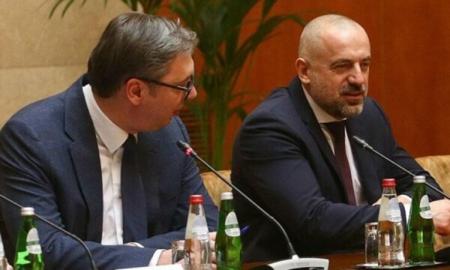 “I mbrojtur nga Vuçiqi”, media serbe: Si u bë Milan Radoiçiqi nga një “i pastrehë” në milioner
