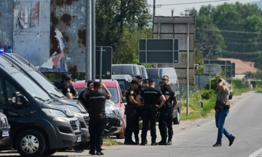 Arrestohet personi që po e transportonte autorin e vrasjes së policit serb