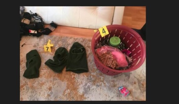 Armë, para, dokumente, vetura, bimë narkotike: Policia jep detaje nga aksioni kundër fajdes në Prishtinë, u arrestuan katër persona