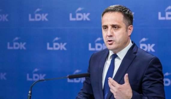 Selmanaj i LDK-së: Vetëvendosje e shpall tradhtarë kushdo që mendon ndryshe e ua shfaq dështimin