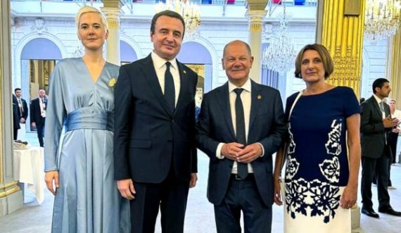 Kurti publikon pamje nga pritja që u bëri Macron në Pallatin Elysee, takohet me Scholz e liderë të tjerë