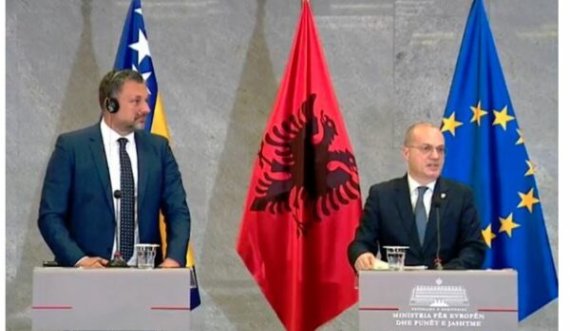 Kryediplomati i Shqipërisë këkon nga BeH të rivlerësojë qasjen për Kosovën