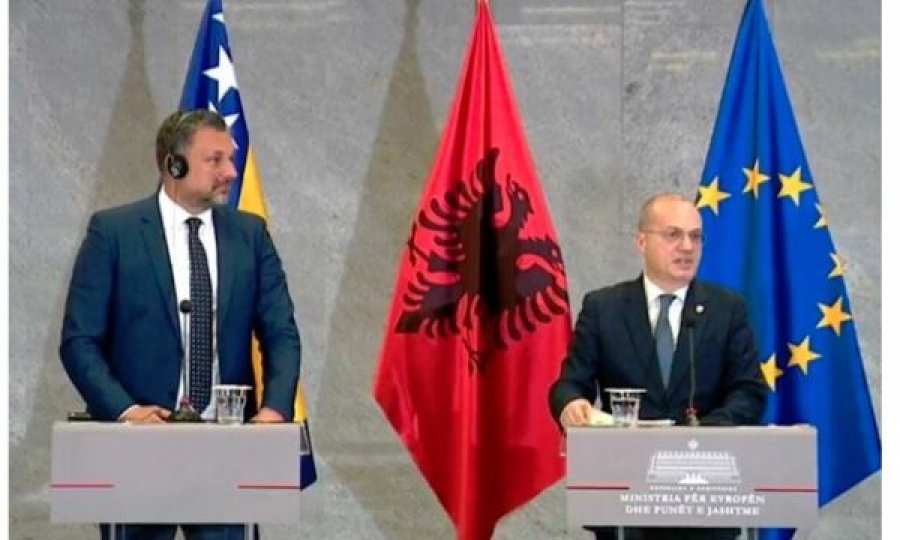 Kryediplomati i Shqipërisë këkon nga BeH të rivlerësojë qasjen për Kosovën