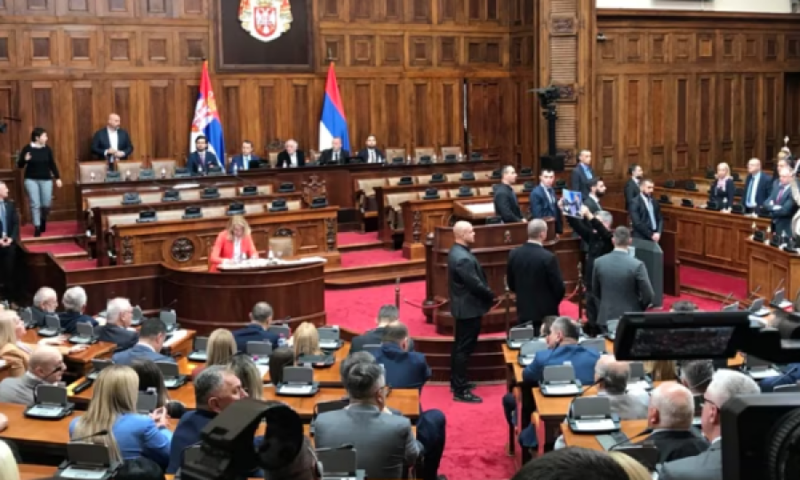 Kuvendi i Serbisë e miraton Deklaratën e “Kuvendit gjithëserb”